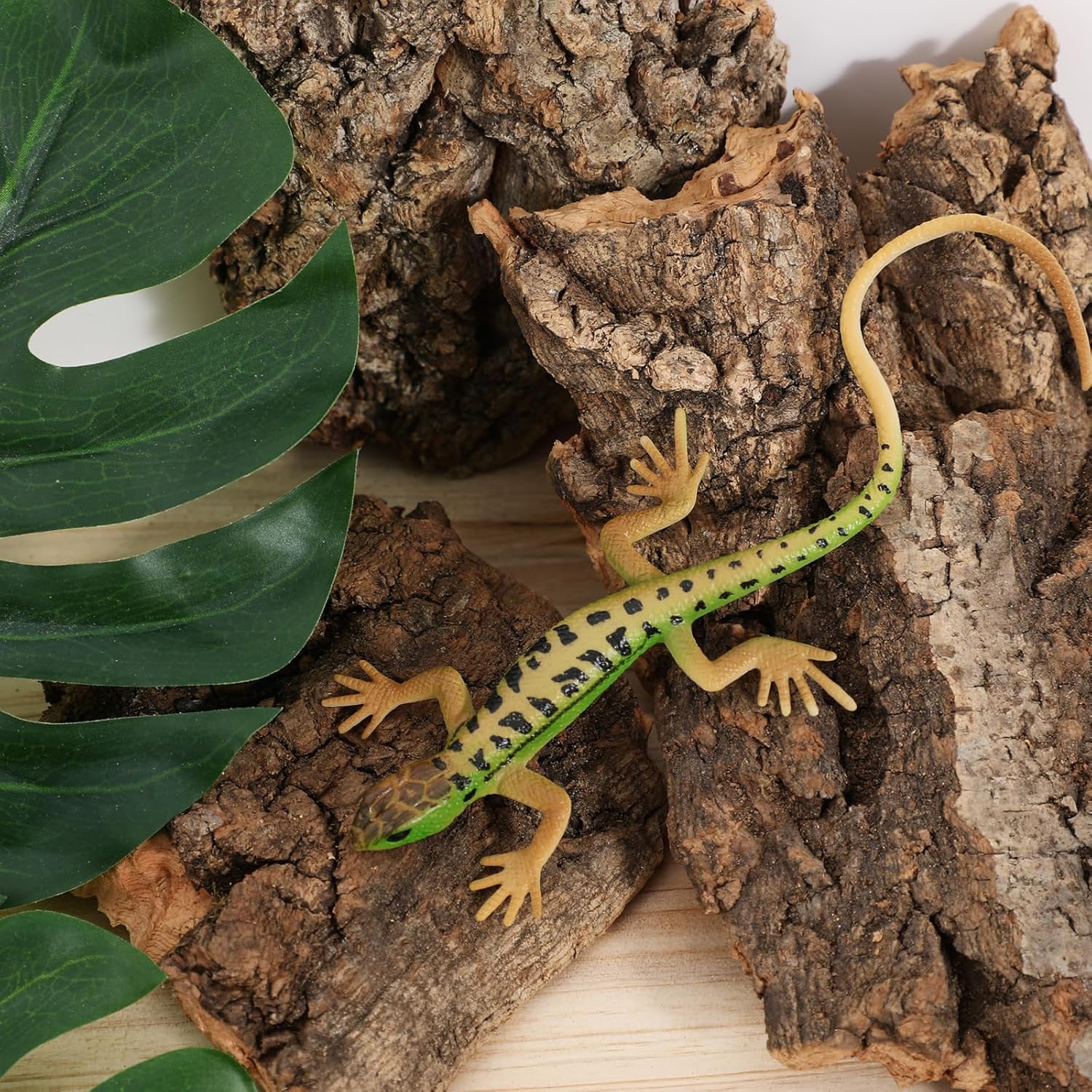 Baluue 4 Pack Reptile Cork Bark, Natural Reptile Bark Bedding for Terrarium Substrate Tank Supplies Decor for Gecko, Lizard, Tortoise, Frog, Spiders, Hermit Crabs - Happypetzone.online - Image 3